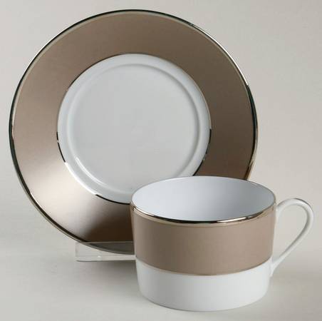 Aurore Uni Flat Cup & Saucer Set