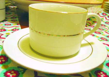 Mcallister Gold Flat Cup & Saucer Set