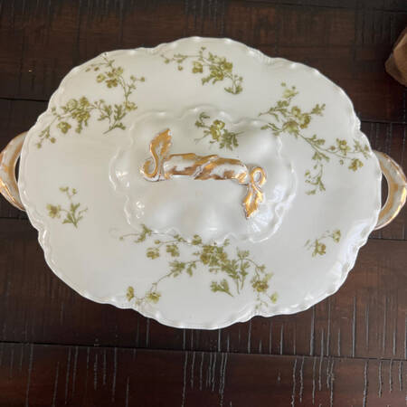 Schleiger 670-8 Oval Covered Vegetable