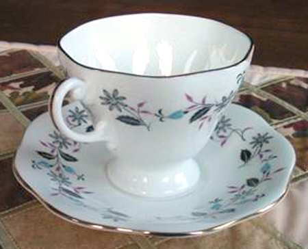5720 Footed Cup & Saucer Set