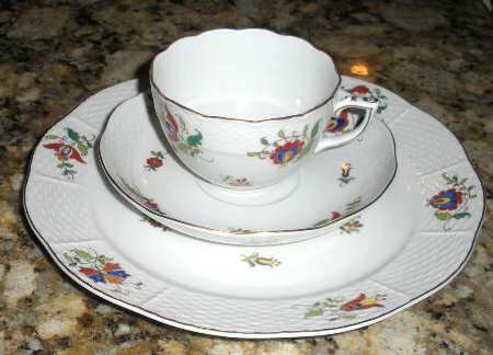 HER68 Flat Cup & Saucer Set