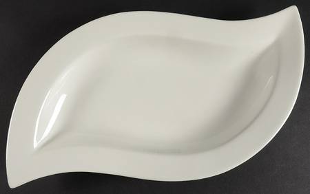 HTE6 16" Oval Serving Bowl
