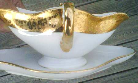 HC1144 Gravy Boat with Attached Underplate