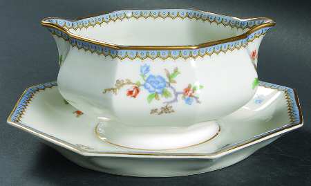 H3826 Gravy Boat with Attached Underplate