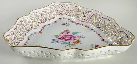Niang Triangular Open Weave Basket