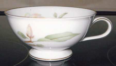 HUT1910 Footed Cup