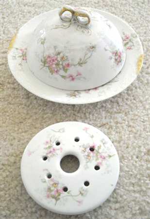 H3952 Round Covered Butter