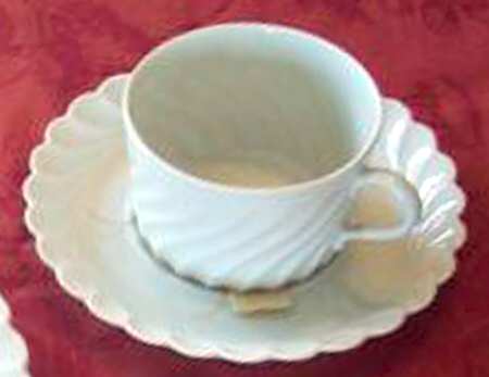 H3964 Flat Cup & Saucer Set