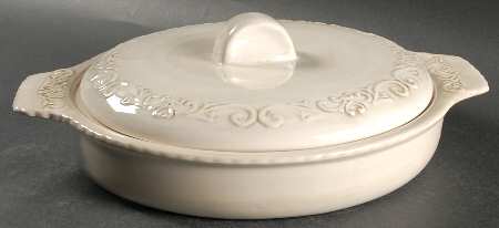 Valencia 1.50 Quart Round Covered Casserole w/Metal Stand