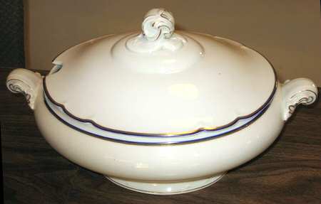HUT1925 Tureen &  Lid