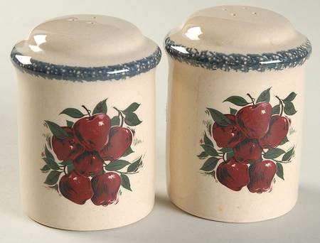 Apple Salt & Pepper Set