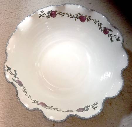 Apple Ruffled Fruit Bowl