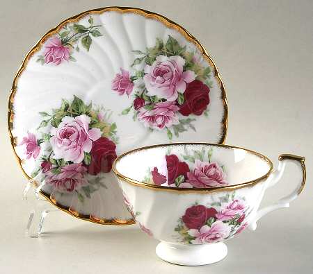 HUN6 Footed Cup & Saucer Set