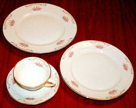 16810 Footed Cup & Saucer Set