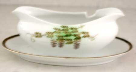 HYA34 Gravy Boat with Attached Underplate