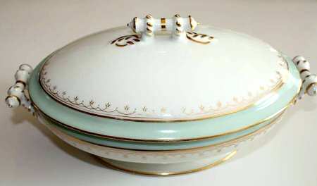 H3994 Oval Covered Vegetable