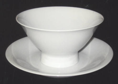 Ronvik Gravy Boat with Attached Underplate