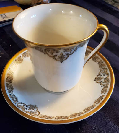 Schleiger 971-1 Chocolate Cup & Saucer Set