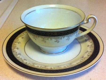 HYA35 Footed Cup & Saucer Set