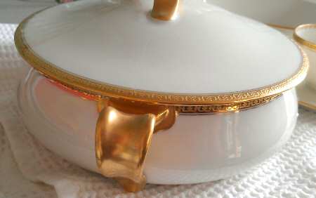 H4021 Round Covered Vegetable