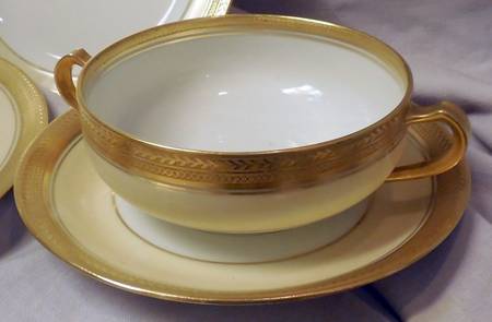 H4022 Flat Cream Soup Bowl & Saucer Set