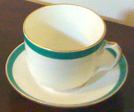 H4032 Flat Cup & Saucer Set