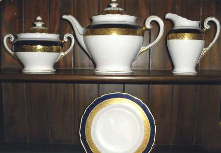01808 Teapot & Lid