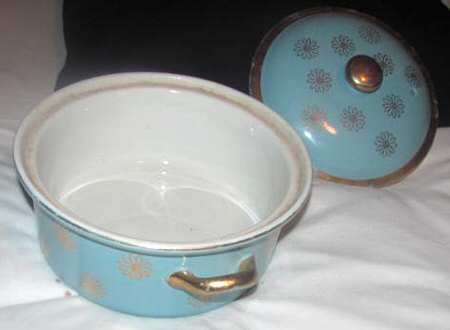 Gold Label Kitchenware Daisy #76 1 3/4 Qt Round Covered Casserole