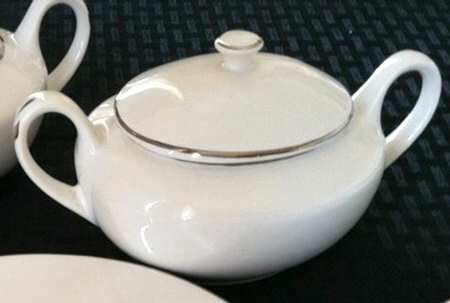 Snow White Platinum Sugar Bowl & Lid