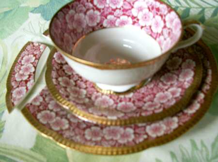 1197 Footed Cup & Saucer Set