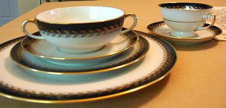 57559 Footed Cup & Saucer Set