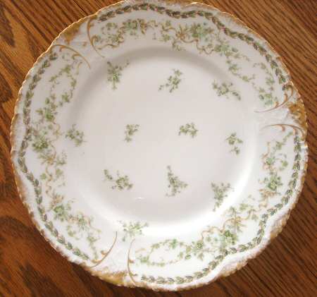 H4102 Luncheon Plate