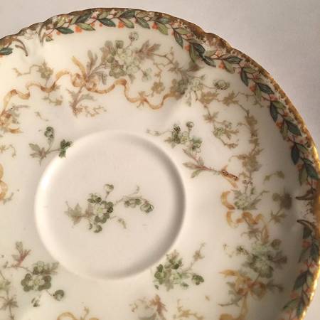 H4102 Saucer