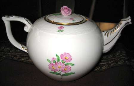 HER73 Teapot & Lid