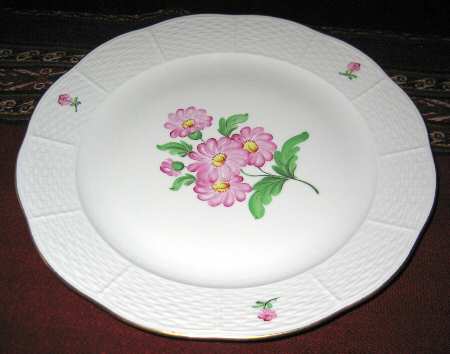 HER73 Dinner Plate