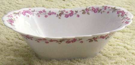 H4149 9" Oval Vegetable Bowl