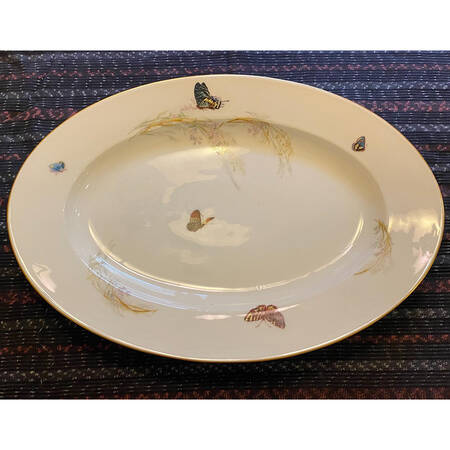 Meadow Visitors (Smooth, No Bird, Gold Trim) 20" Oval Serving Platter