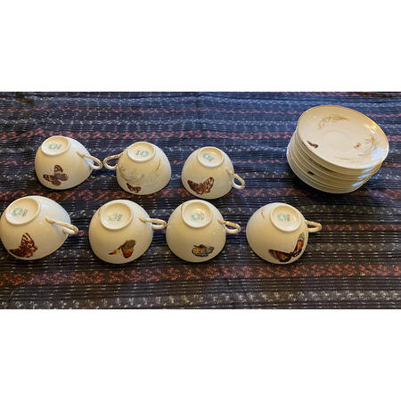 Meadow Visitors (Smooth, No Bird, Gold Trim) Flat Cup & Saucer Set