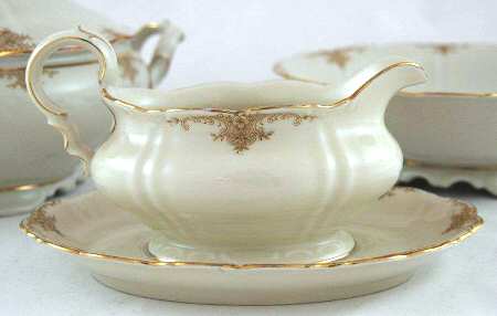 22034-02795 Gravy Boat & Underplate