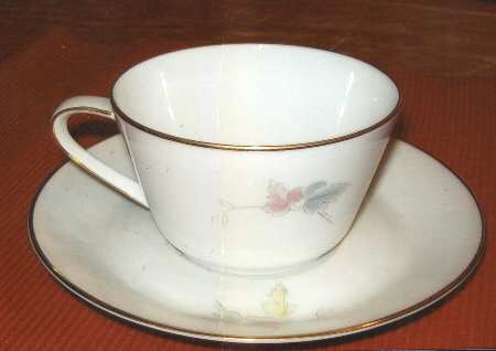 9062 Flat Cup & Saucer Set