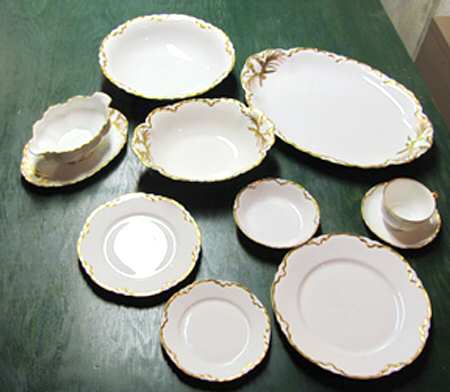 HUT2047 9" Oval Vegetable Bowl