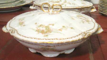 Schleiger 342-16 Oval Covered Vegetable