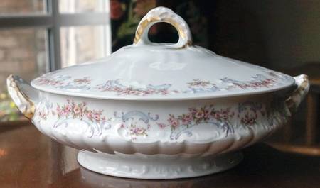 Schleiger 852-3 Round Covered Vegetable