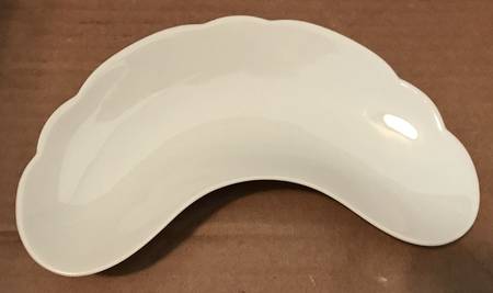 HUT2057 Crescent Salad Plate