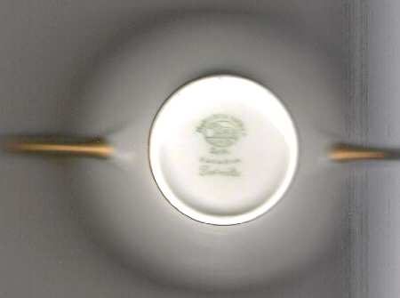 HUT2071 Footed Cream Soup Bowl