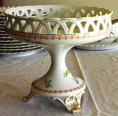 H4198 Round Compote (Height X Width)
