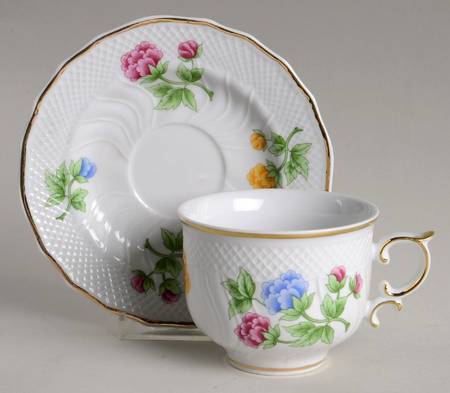 Hortenzia Footed Cup & Saucer Set