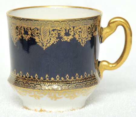 H4213 Footed Cup
