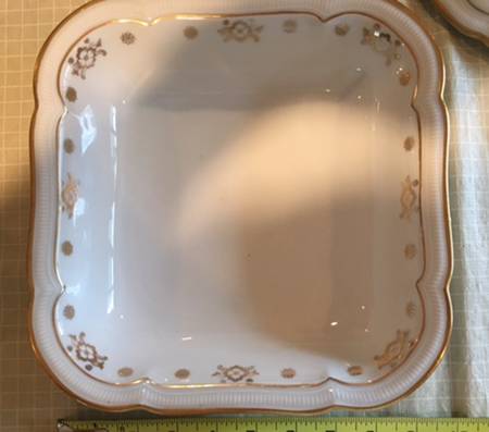 HUT2083 9" Square Vegetable Bowl