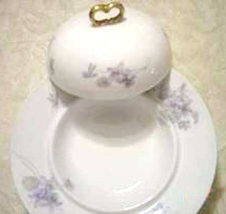 1852 Round Covered Butter